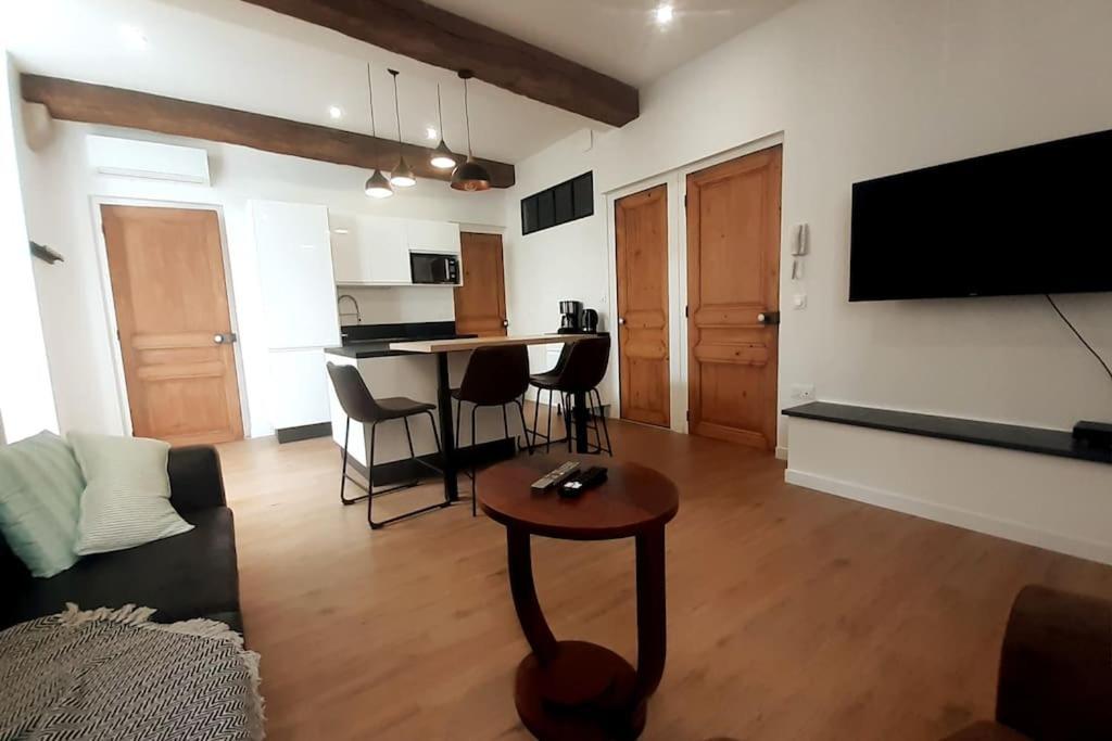 Classe 4 Etoiles - Cybele - Centre Ville 2 Chambres, Cour Privative Et Garage Vienne  Buitenkant foto