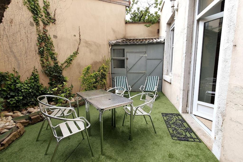 Classe 4 Etoiles - Cybele - Centre Ville 2 Chambres, Cour Privative Et Garage Vienne  Buitenkant foto